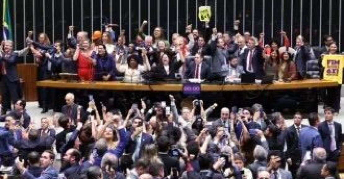 Câmara dos Deputados aprova PEC que reduz jornada de trabalho para 40 horas semanais