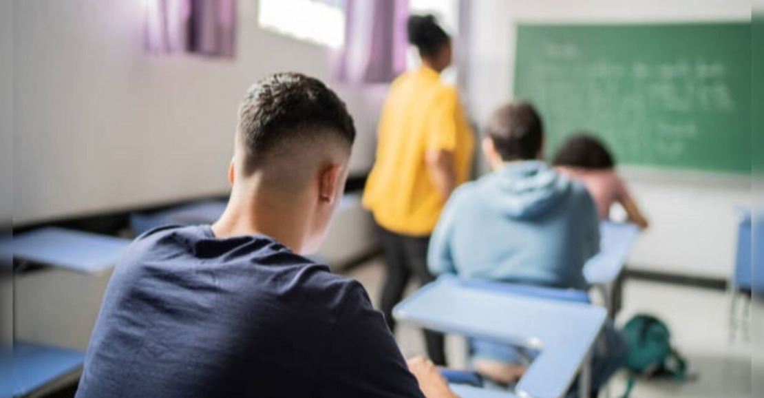 Programa Pé-de-Meia inicia pagamentos de agosto para estudantes