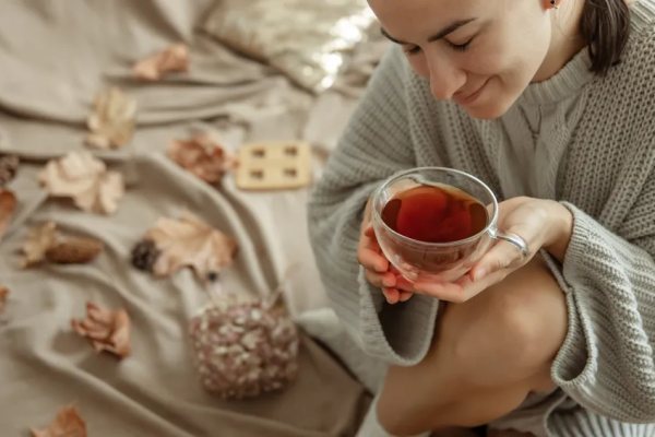 Cinco Chás Naturais para Combater a Ansiedade: Descubra as Ervas Calmantes