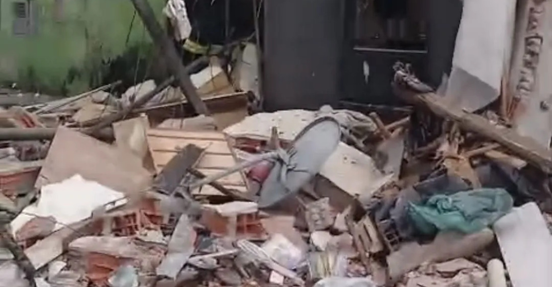 Explosão em residência no Jaguaré, São Paulo, deixa dois feridos e causa destruição