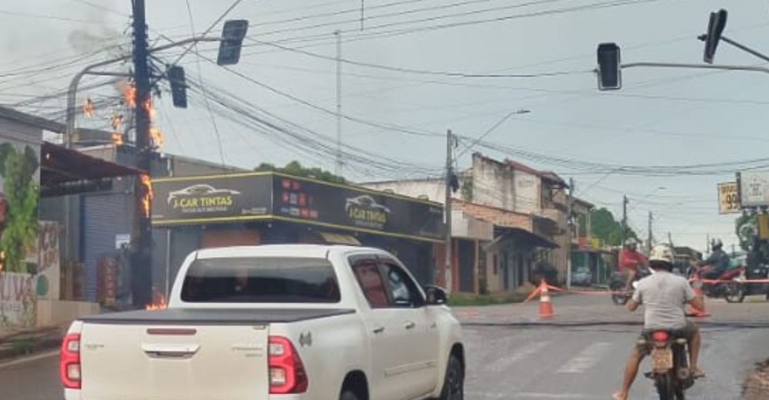 Curto-circuito na rede elétrica causa incêndio e interdições em Santarém