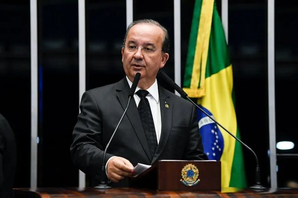 Governador de SC critica STF por decisão sobre cotas raciais