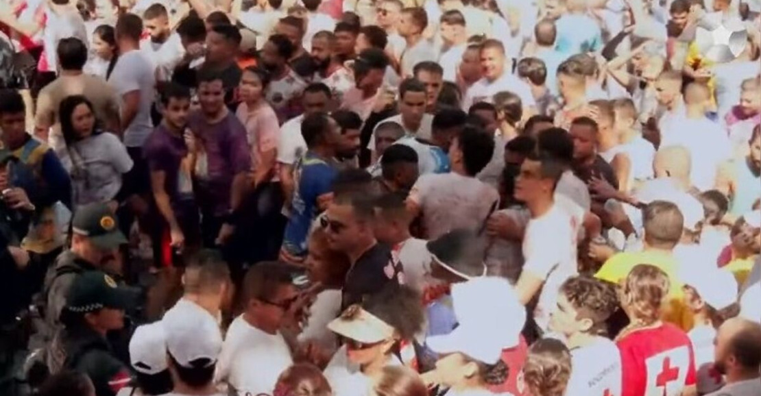 Fiéis são vistos com pedaços de corda durante o Círio de Nazaré, provocando questionamentos