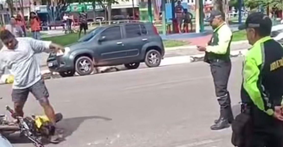 Motociclista reage com fúria e destrói a própria moto em operação de trânsito em Abaetetuba