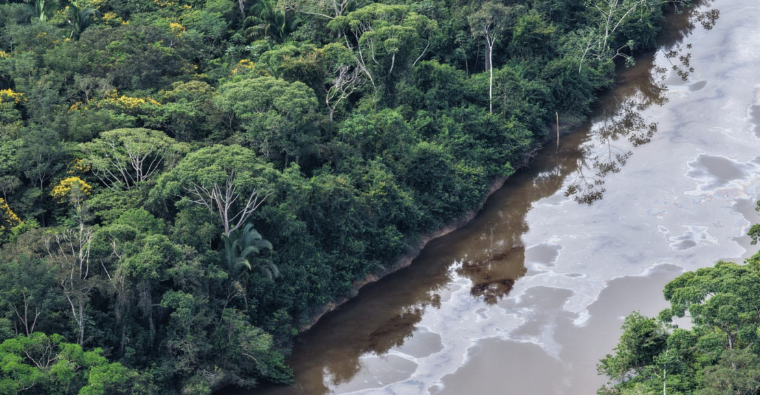 Equipes atuam para evitar poluição do Rio Tapajós após acidente com óleo na BR-163