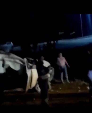 Viatura da Polícia Científica do Pará sofre acidente com carreta durante transporte de corpo